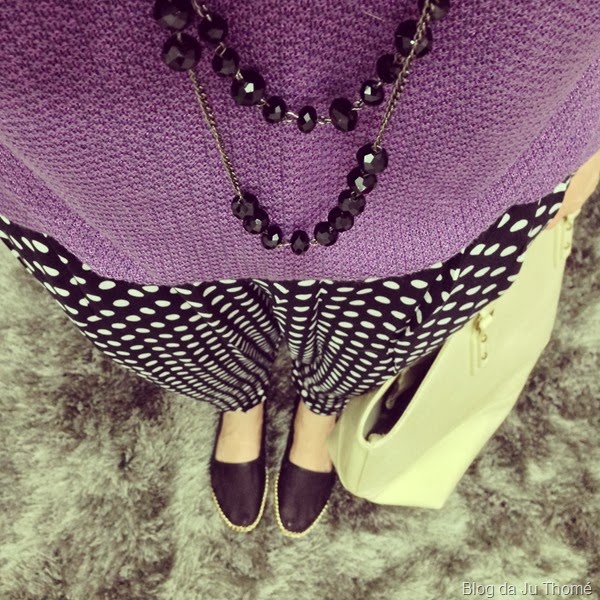 look tricô roxo e calça estampada (2)