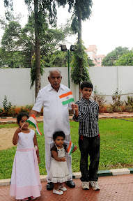 ಮೊಮ್ಮಕ್ಕಳೊಂದಿಗೆ