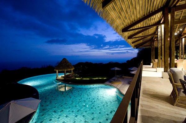 Casa Punta Achiote en Dominical, Costa Rica dise–ada por el arquitecto Enrique Barascout Exotic-Villa-Mayana-Costa-Rica3-thumb-600x399-5594.jpg