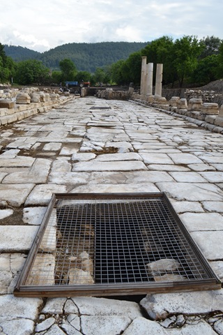 [Stratonikeia%2520Colonaded%2520Street%2520Drain%2520runing%2520down%2520middle.jpg]