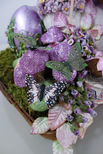 Butterflies are such a delicate and unique finishing touch. You can see in this shot how their placement helps to balance the color palette where it might have gotten too purple-y.