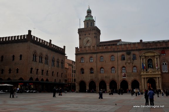Bologna, Piazza Maggiore, il Palazzo Comunale
