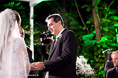 Fotos do evento Fernanda e Renato. Foto numero 43. Fotografia (fotografias) dos fotógrafos de casamento Wagner e Vanessa que fazem fotos de casamento (fotografia de casamento) no melhor estilo do fotojornalismo em Niterói, RJ, e outras cidades do Rio de Janeiro. fotos casamento niterói de rj festa rio janeiro niteroi festas para casamentos foto fotojornalismo fotografia decoraçao em fotógrafo sites fotógrafos decoração