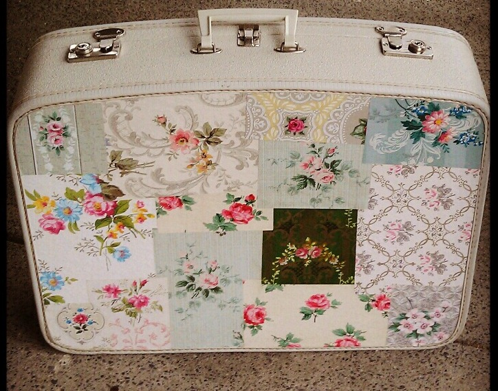[wallpaper%2520suitcase%255B5%255D.jpg]