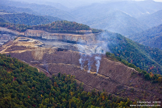 Dragline excavator for overburden removal. Around Kayford Mountain, West Virginia. Photo: J. Henry Fair / industrialscars.com