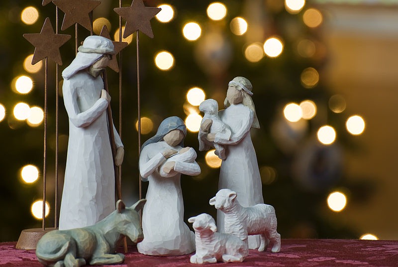 [Nativity_tree20112.jpg]