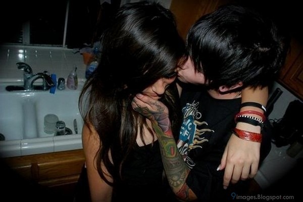 [Emo-couple-hug-kissing-scene-tattoos-emo-boy-girl%255B4%255D.jpg]