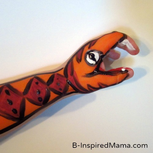 [Painted%2520Hand%2520Puppets%25205%255B3%255D.jpg]