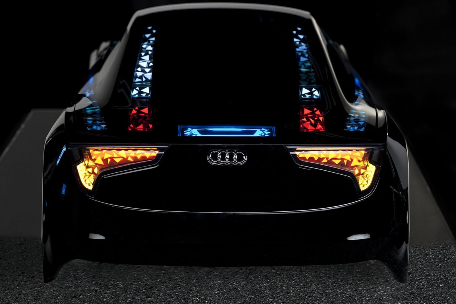 [Audi-CES-2013-06%255B2%255D.jpg]