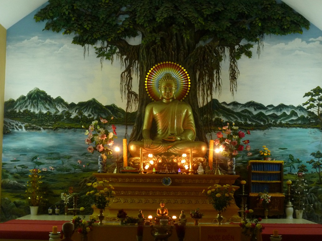 [Vietnam-Hoi-An-Nam-Quang-Tu-Temple-1.jpg]