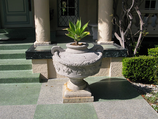 I am in love with this concrete urn. It's European Revival from the 1920s.