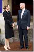 angelina-politica-g8-ministrobritanico-afp--146x220 angelina-politica-g8-ministrobritanico-afp--146x220