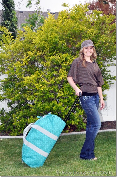 Cameo-rolling-tote-2
