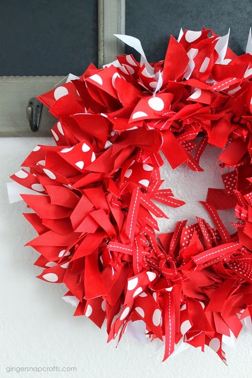 [ribbon-wreath-tutorial-crafts3.jpg]