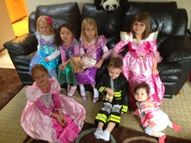 c0 Six princesses and a fireman