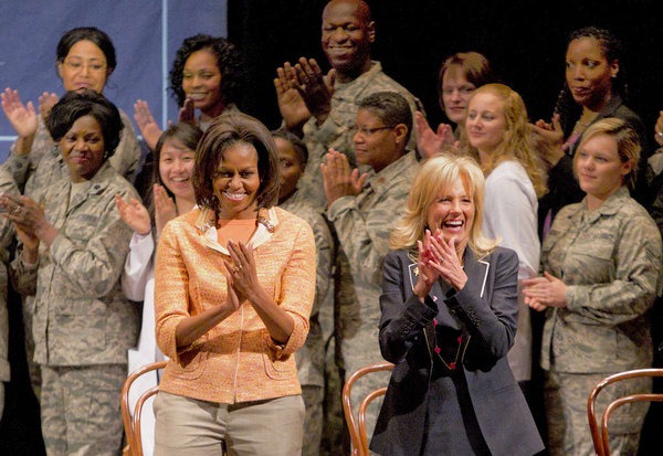 [mo%2520jill%2520joining%2520nurses%2520forces%255B3%255D.jpg]