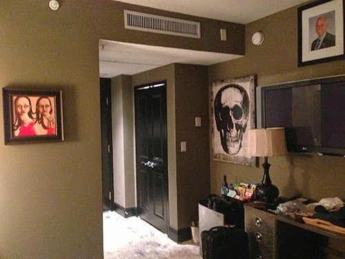 [hotel-zaza%2520illuminati%252011%255B4%255D.jpg]