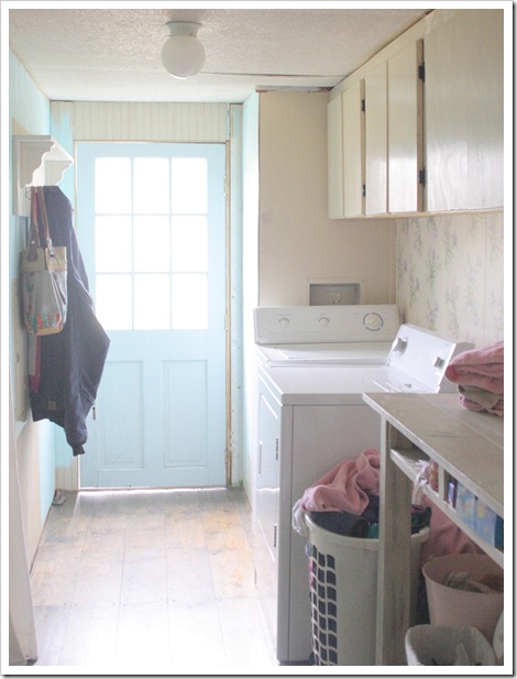 laundry room before 1