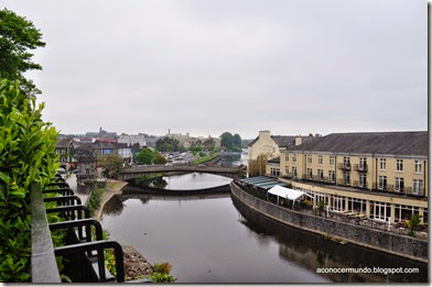 Kilkenny. Vista del Río Nore y Jonh's Bridge desde el Castillo - DSC_0089 Kilkenny. Vista del Río Nore y Jonh's Bridge desde el Castillo - DSC_0089