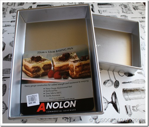 22cmx32cm Anolon© BUSOG! SARAP! 2010