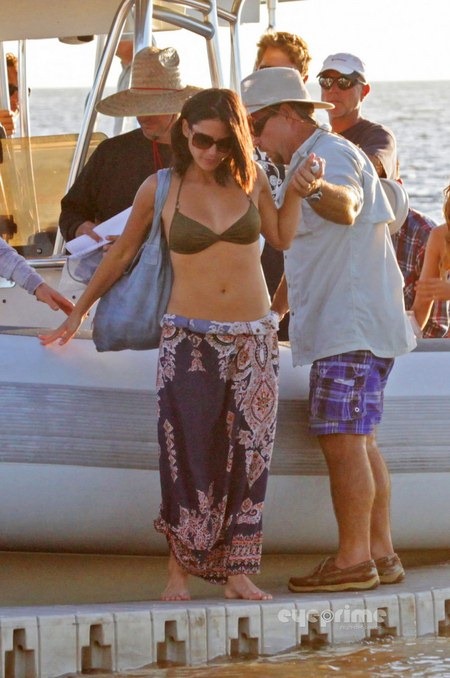 Bikinis képek Olivia Munnról, a Magic Mike forgatásáról 02