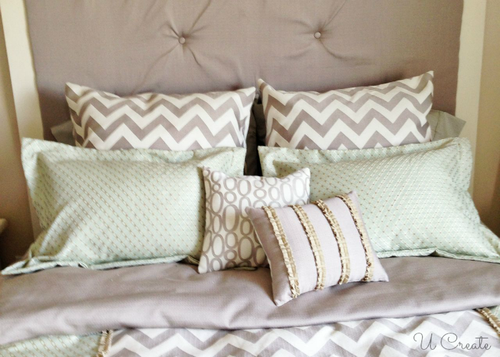 Lots of pillows for the bed! Lots of pillows for the bed!