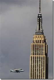 2012-04-27T193322Z_5_CBRE83Q18RJ00_RTROPTP_2_USA-SHUTTLE_empire state building 2012-04-27T193322Z_5_CBRE83Q18RJ00_RTROPTP_2_USA-SHUTTLE_empire state building