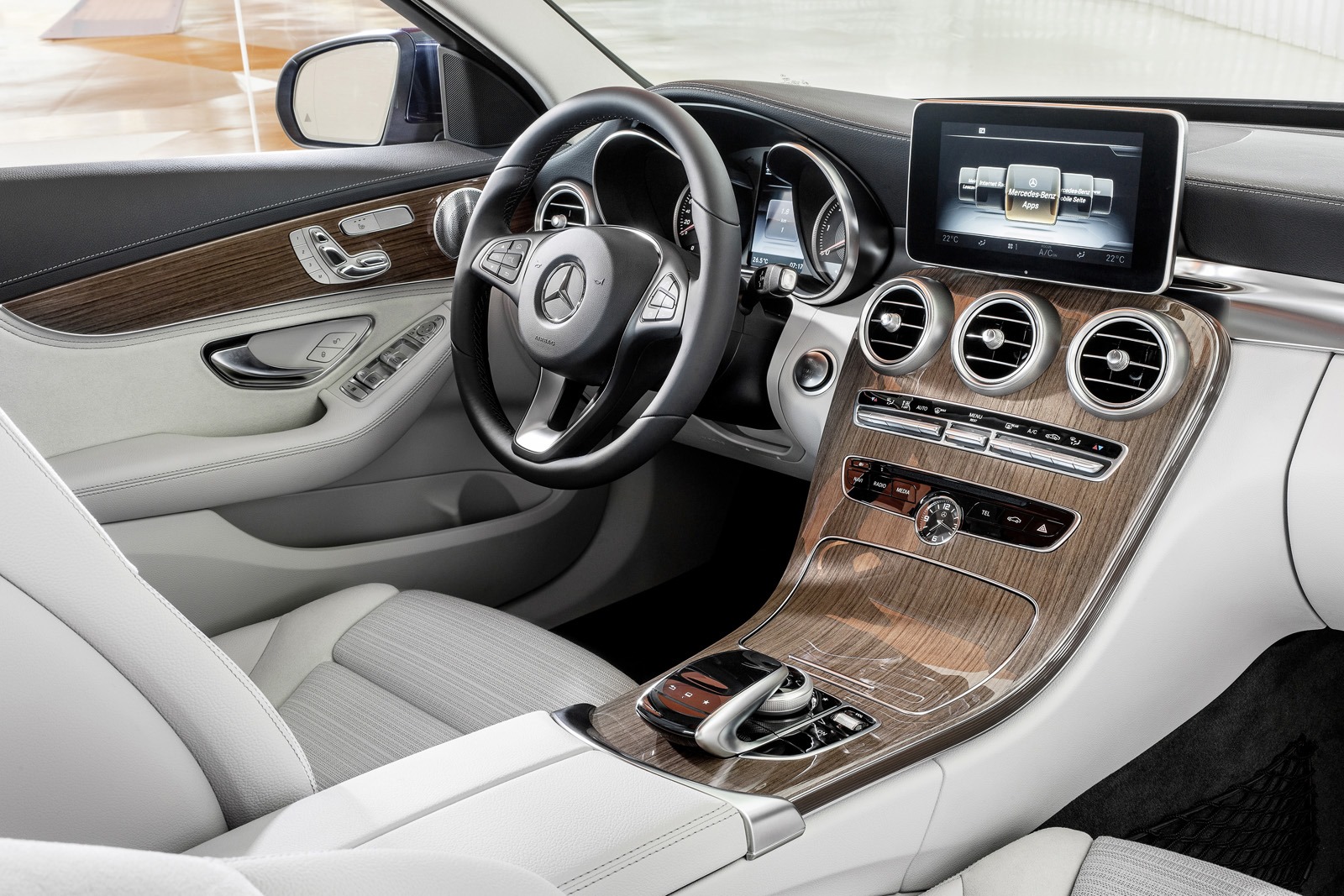 [2015-Mercedes-C-Class-49%255B3%255D.jpg]