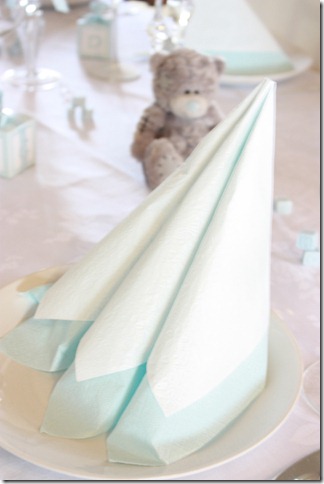 barnedåp inspirasjon baby gutt blå borddekking blomster IMG_2523