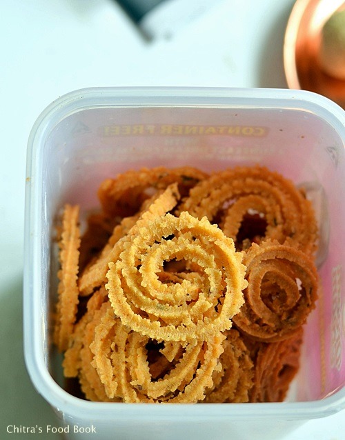 Cornflour-murukku