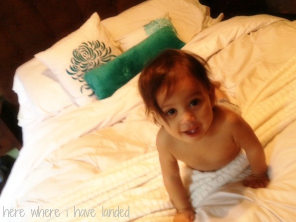 [MonkeyOnTheBed%255B3%255D.jpg]