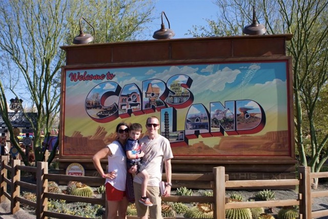 [cars%2520land%2520entrance%255B3%255D.jpg]