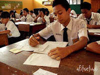 Jam pertama UTS - IPA! Asyiik :D