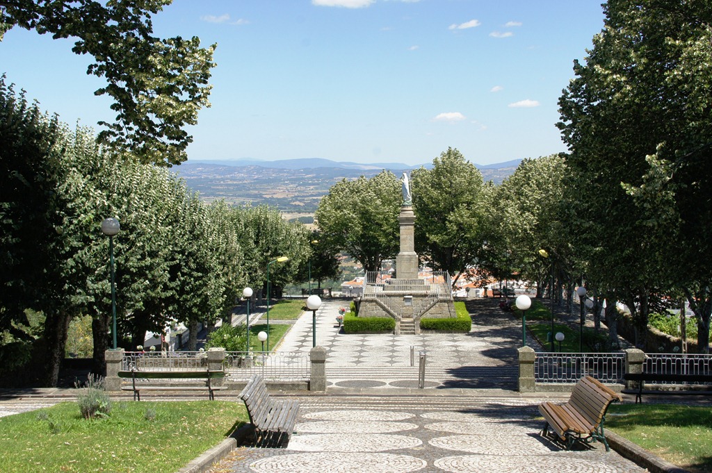 [Gl%25C3%25B3ria%2520Ishizaka%2520-%2520Covilh%25C3%25A3%2520-%2520monumento%2520a%2520nossa%2520senhora%2520da%2520concei%25C3%25A7%25C3%25A3o%255B5%255D.jpg]