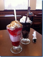 6261a Ottawa Denny's - ice cream sundaes