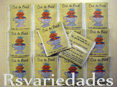 Sachê de chá
    : R$2,00 unid (min.30 unids).
    : Cento= R$180,00.
    : Sabores camomila, erva-cidreira ou chá preto.
    : Pode-se optar na escolha de mais de um sabor (min. 20 unids por sabor).
    : Personalização feita através de etiqueta personalizada e não por impressão na embalagem. O sachê já vem com o saquinho dentro.
    : Criamos uma etiqueta personalizada que colamos por cima de um sachê comum que encontramos no supermercado do tipo que já vem lacradinho na lateral. 
    : Assim o conteúdo fica preservado.
