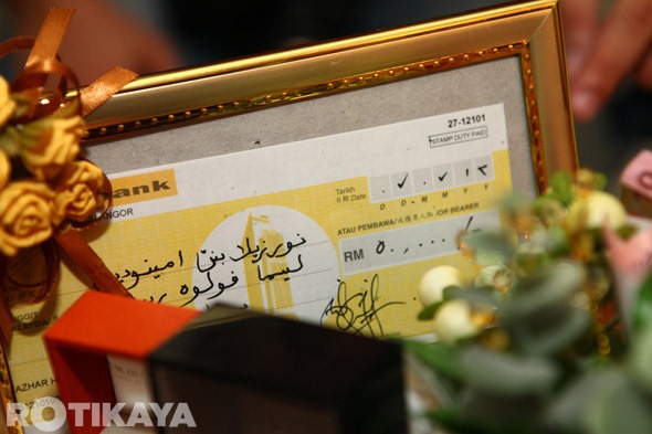 [06-Gambar-Sekitar-Majlis-Pernikahan-Ella-Azhar-Ghazali%255B4%255D.jpg]