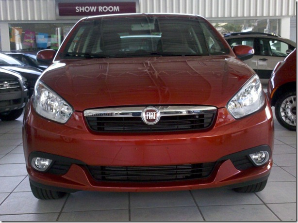 Fiat Grand Siena 2013 (6)