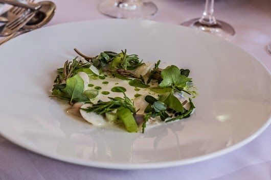 Salat med blåmuslinger på Svinkøv Badehotel - Mikkel Bækgaards Madblog