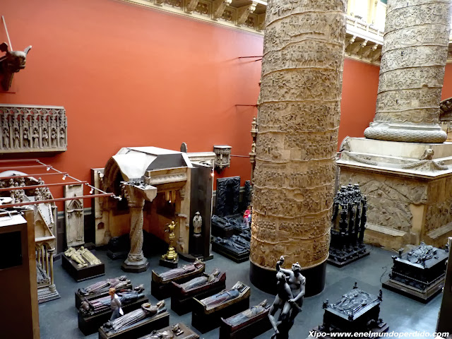 sarcofagos-columna-victoria-and-albert-museum-london.JPG