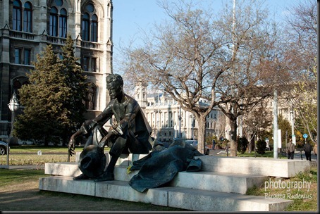 statue_20120401_parliament