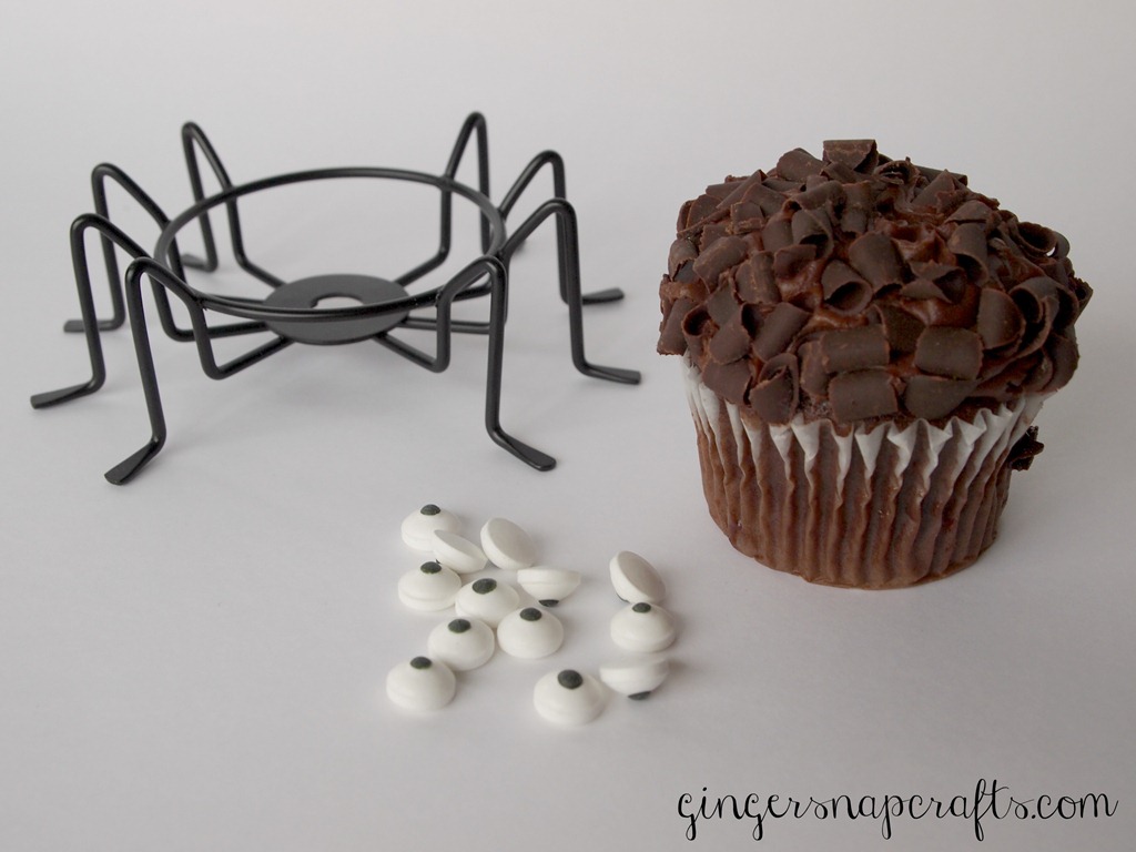 [supplies-to-make-a-spider-cupcake4.jpg]