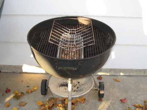 The turkey is grilled on the top grill rack on a cooking rack, so heat evenly flows around it. The turkey is grilled on the top grill rack on a cooking rack, so heat evenly flows around it.