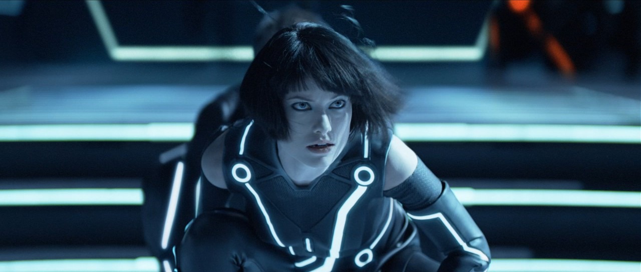 [Tron%2520Legacy%2520Quorra%2520Fights%255B2%255D.jpg]