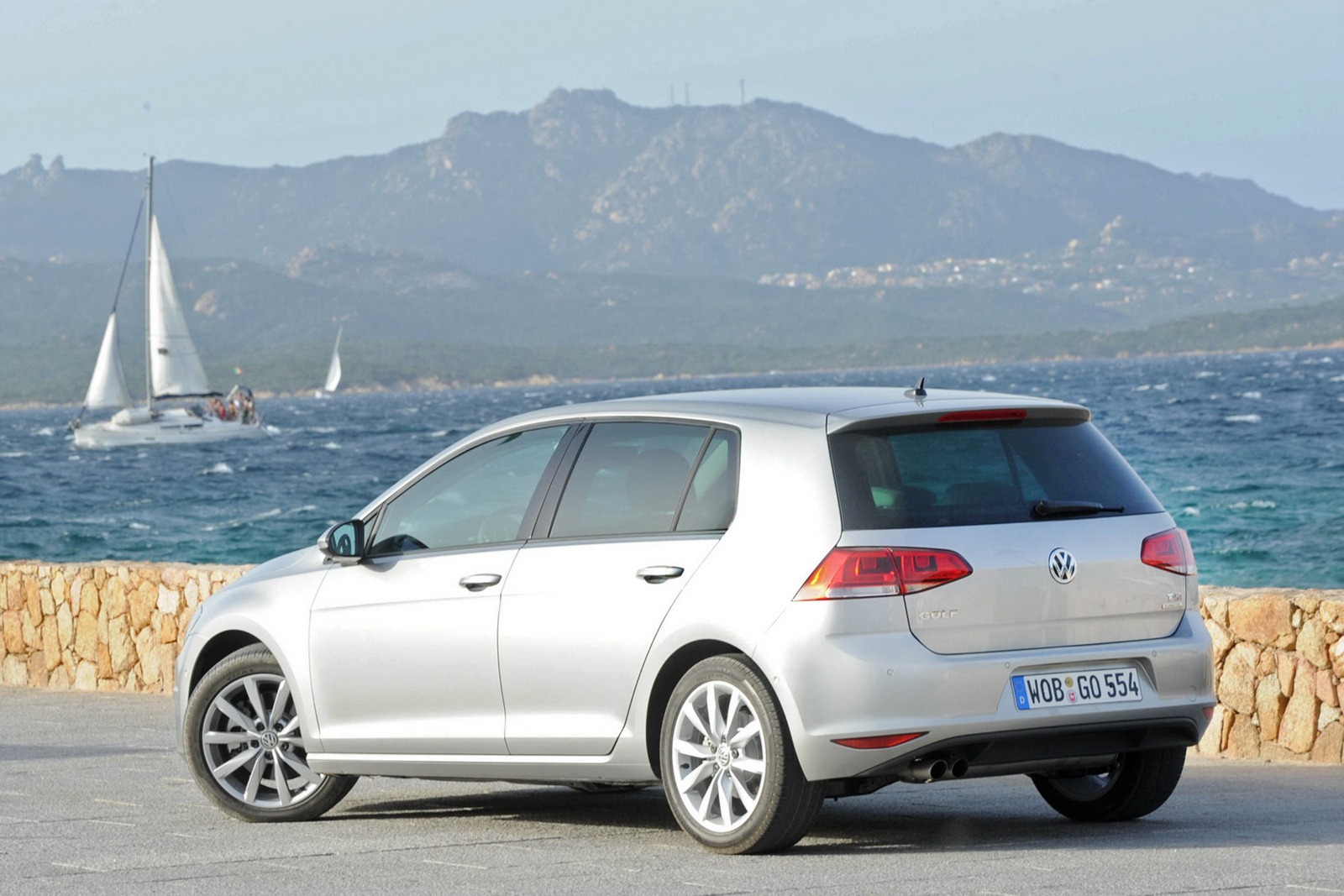 [2013-Volkswagen-Golf-29%255B2%255D.jpg]