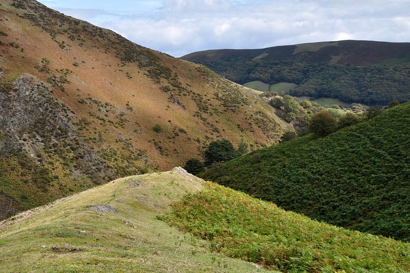 [Rocky%2520spur%2520above%2520the%2520hollow%255B3%255D.jpg]