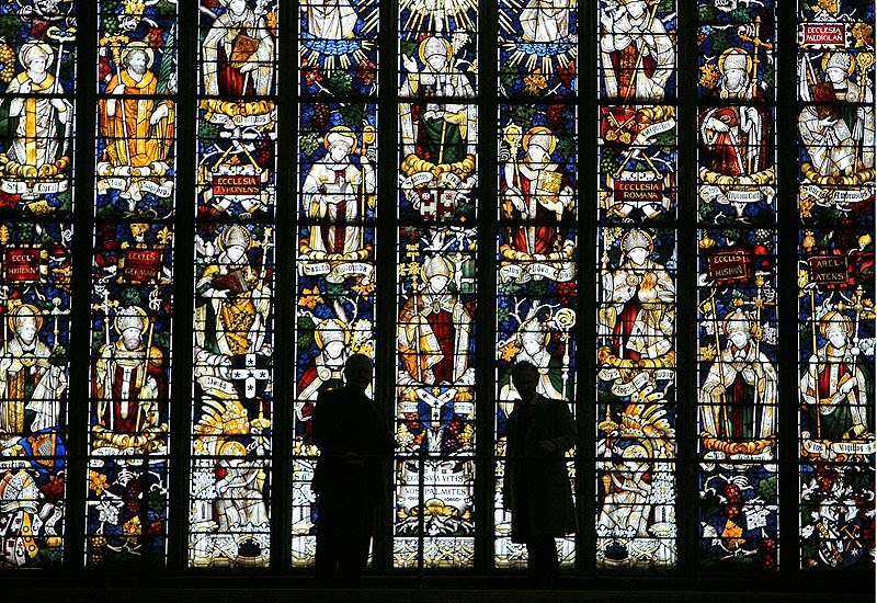 [Lichfield-Cathedral-Chapel-windows4.jpg]