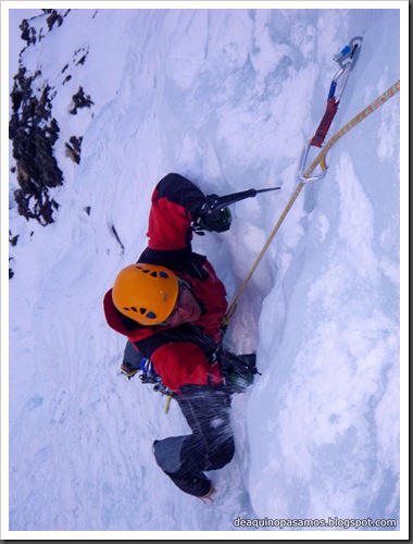 Cascada Mamporros para todos 100m WI4 ,III 90º (Aigualluts, Benasque, Pirineos) (Isra) 3226