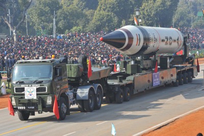 Agni-V-Ballistic-Missile-India-02-Resize