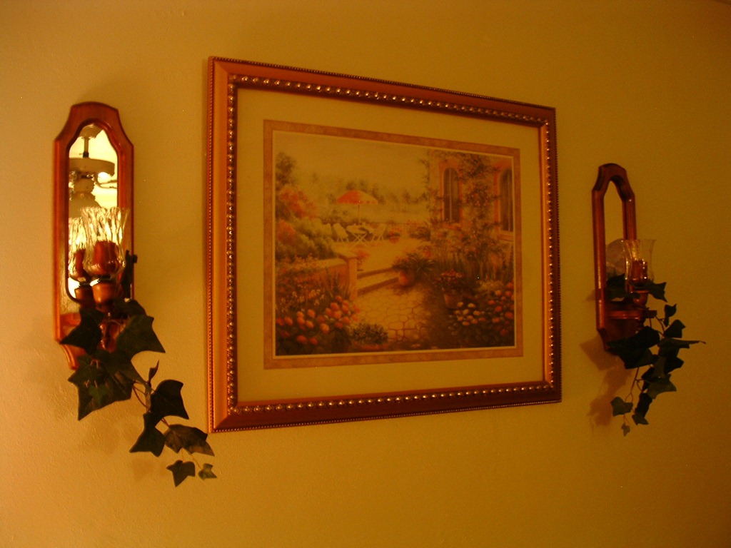 [4-Sconces-from-Cousin-Sue7.jpg]